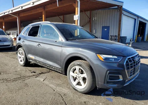 2021 Audi Q5 Premium z USA, uszkodzony, nr VIN WA1AAAFY4M2109117